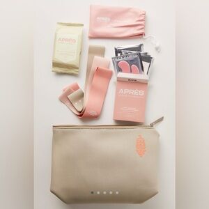 Free People Movement x Apres Beauty Kit Neoprene Bag Resistance Bands Eye Masks